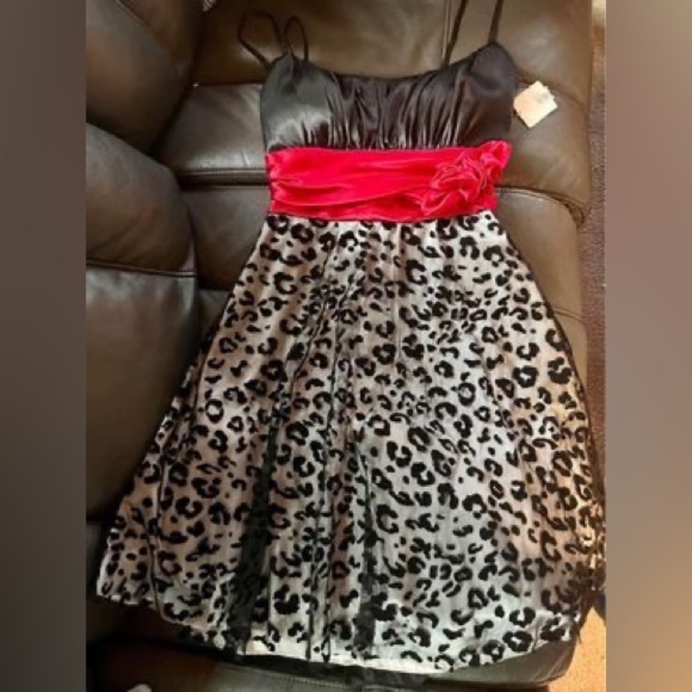 NWT B. Darlin Cocktail Dress silver leopard print with vibrant red. 13 Juniors